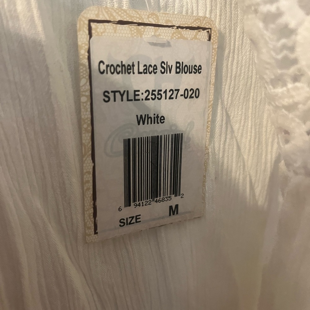 🎉 CH Cowgirl from Cavenders crochet lace sleeve boho blouse. NWT - Picture 4 of 5